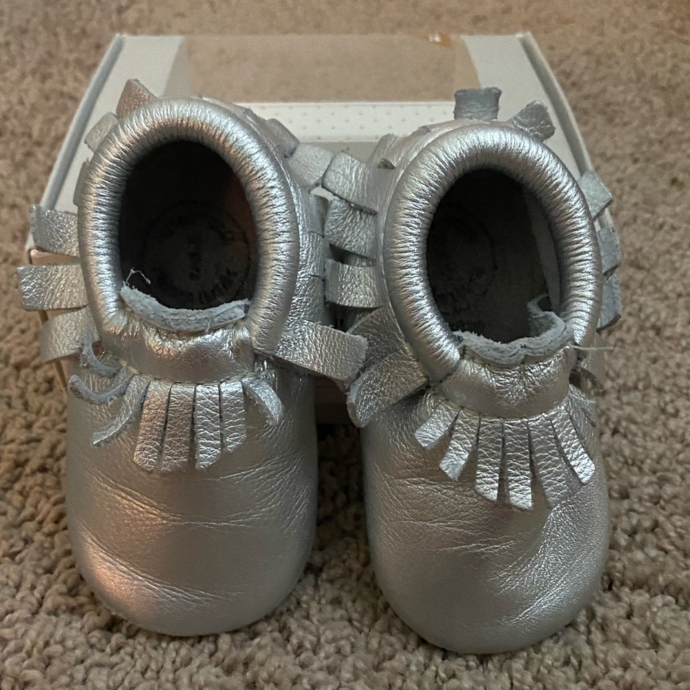 Freshly picked chrome mini sole size 3